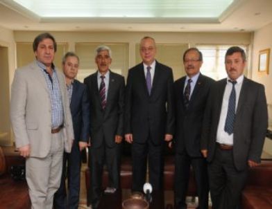 Gördes Eski Belediye Başkanı Emre'den Başkan Ergüne Ziyaret