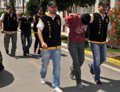 Hırsızlar Kasayı Açamayınca Bahçeye Gömdü