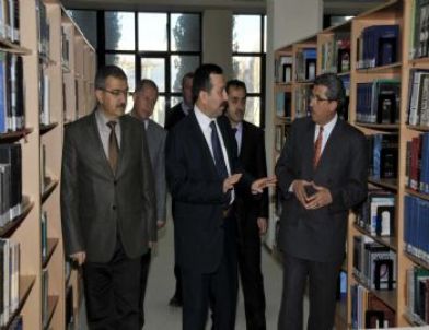 Kampüs Kütüphanesi 24 Saat Hizmet Verecek