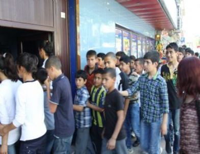 Öğrenciler Çizgi Filmi Bu Kez Sinemada İzledi