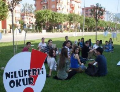 Refüjde Kitap Okudular