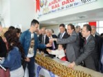 SEYIT TORUN - Üniversite Öğrencilerine Bal Dağıtıldı
