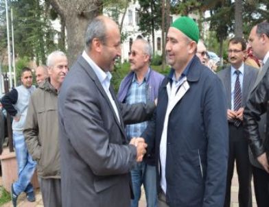 Bilecik'te Umreye Gidenler Dualarla Uğurlandı