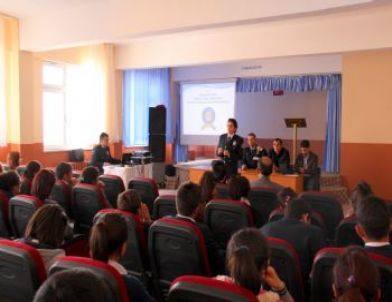 Çıldır Emniyetten Öğrencilere Seminer
