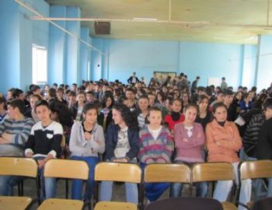Hisarcık'ta 'Bağımlılık Yapan Maddeler ve Mücadele Yöntemi' Konferansı