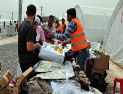 Süleyman Şah Kampı’nda Yazlık Elbise Dağıtımı