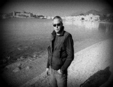 Zehir İçip, Boğazını ve Bileklerini Kesen İş Adamı Son Anda Kurtarıldı