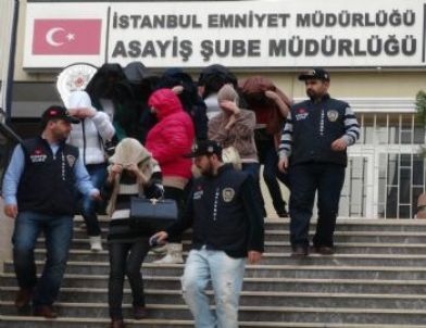 Fuhuş Operasyonunda 57 Gözaltı