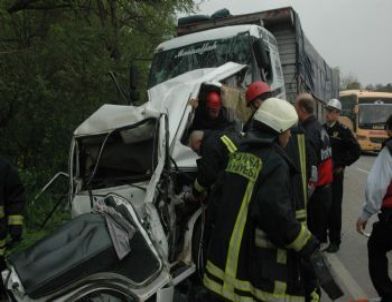 Manisa’da Zincirleme Trafik Kazası: 5 Yaralı
