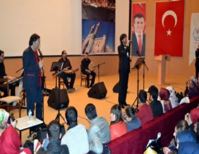 Sivas Kredi Yurtlar Kurumu’ndan Şiir Dinletisi Programı Düzenledi