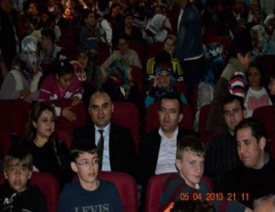 Yönetmen Demirkale’nin “selam” Filmi, Urla'da Gösterime Girdi