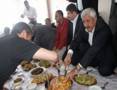 Ak Parti’li Milletvekilleri Perde Pilavını Çok Sevdi