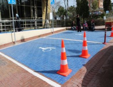Beylikdüzü’nde Engellileri Düşünen Otopark Hizmeti