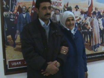 Şehit oğlunun tazminatı ve maaşlarını okul için bağışladı