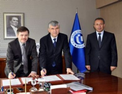 Uşak Üniversitesi İle Orman Genel Müdürlüğü Arasında Ağaçlandırma Protokolü İmzalandı