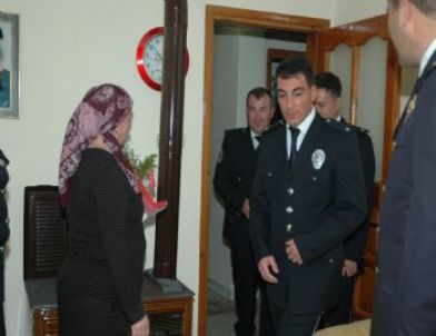 Polisler Şehit Ailelerini Unutmadı