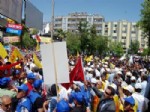 SAKARYA CADDESİ - Adıyaman'daki 1 Mayıs Kutlamalarında Olay