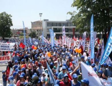 Düzce'de 1 Mayıs Bayram Havasında Geçti