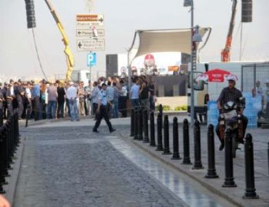 İzmir, 1 Mayıs Kutlamalarına Hazır