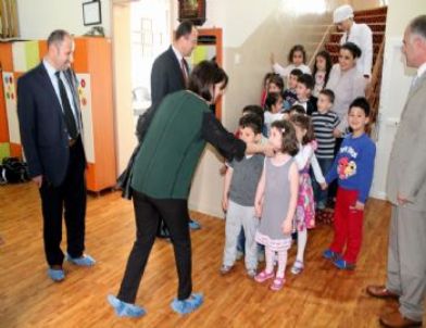 Oyuncak Kumbarası Mutluluk Dağıtmaya Devam Ediyor