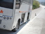 Tekerleği Çıkan Tur Midibüsü Alev Alıp Yarım Kilometre Sürüklendi