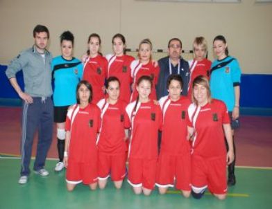 Ünilig Kapsamında Yapılan Futsal (salon Futbolu) Play-off Karşılaşmalarında  Muğula Sıtkı Koçman Üniversitesi Bayan Futsal Takımı İkinci Oldu