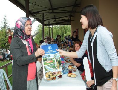 Büyükşehir Belediyesi’nden Anneler Günü Etkinliği