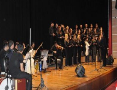 Dü’de Türk Halk Müziği Konseri