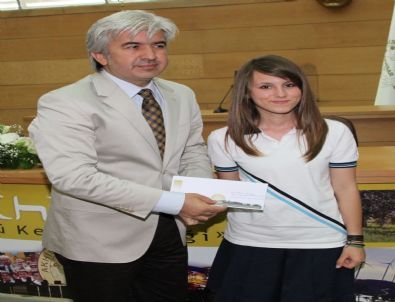 'Dünyanın En Şefkatli Varlığı Anne' Konulu Yarışma Sonuçlandı