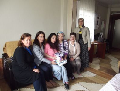 İzmit Kadın Meclisi’nden Anneler Günü Ziyareti