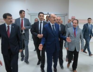 Sağlık Bakanı Müezzinoğlu Hastane İnşaatını İnceledi