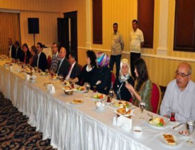 Akil İnsanlar Soruları Cevapladı