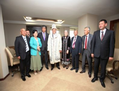Kırgızistan Heyeti'nden Büyükşehir'e Ziyaret