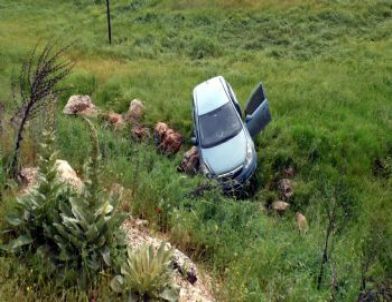 Otomobil Şarampole Uçtu: 4 Yaralı