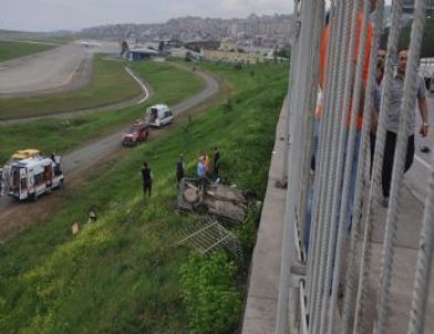 Trabzon’da Otomobil Havaalanına Uçtu: 3 Yaralı