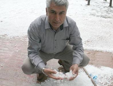 15 dakikada ortalık beyaza büründü