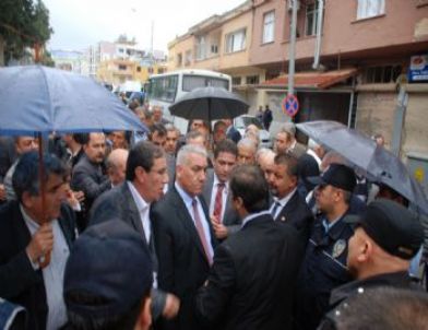 Chp'li Vekiller İle Polis Arasında Gerginlik