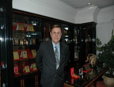 Efsane Sanayici Naci Topçuoğlu Mezarı Başında Dualarla Anıldı