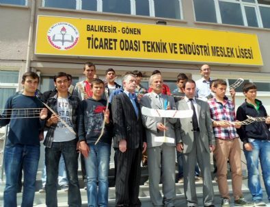 Gönen'de Model Uçak Kursu