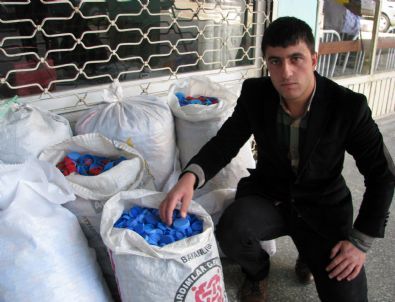 Sorgun'da Öğrenciler 200 Kilo Mavi Kapak Topladı
