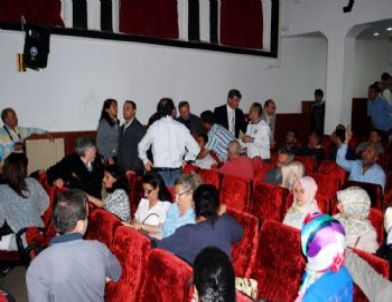 Akil İnsan Abdurrahman Dilipak’ın Konferansında Olaylar Çıktı