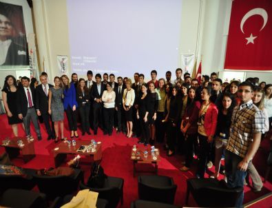 Genç Girişimciler Zirvesi, Ünlü Tasarımcı Erbakan Malkoç'u Ağırladı