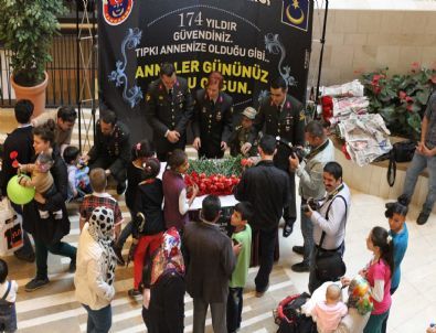 Jandarmadan 'çifte' Kutlama