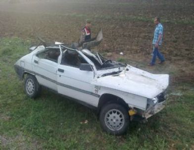 Kontrolden Çıkan Otomobil Tarlaya Uçtu