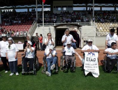 Salihli’de Engelli Öğrencilere Yönelik Atletizm Müsabakaları