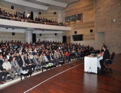 '30 Kitap 30 Konuşmacı' Etkinlikleri Sürüyor