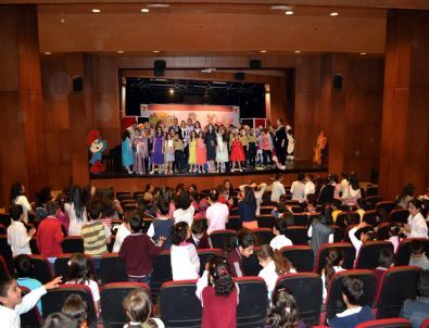 “benim Güzel Papuçlarım” 5 Kez Sahnelendi