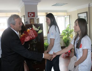 Devrek Belediye Başkanı Devbrekli Gençleri Ağırladı
