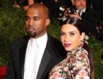BEVERLY HILLS - Kanye West'in Lamborghini’si Kapıya Sıkıştı