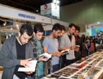 Üniversite Öğrencileri Kitap Fuarını Ziyaret Etti